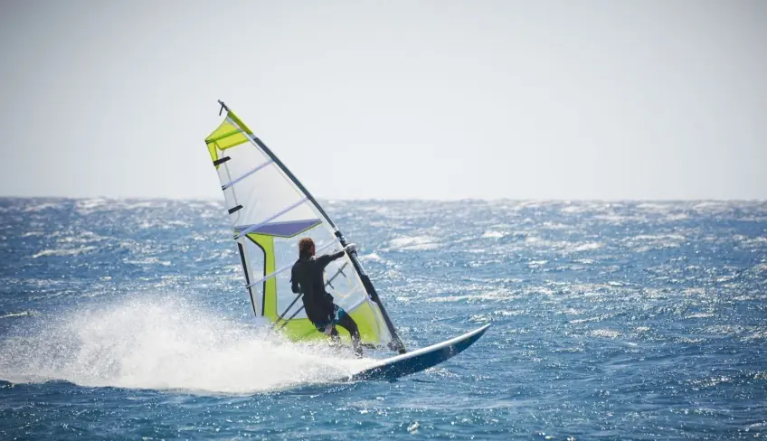 windsurf